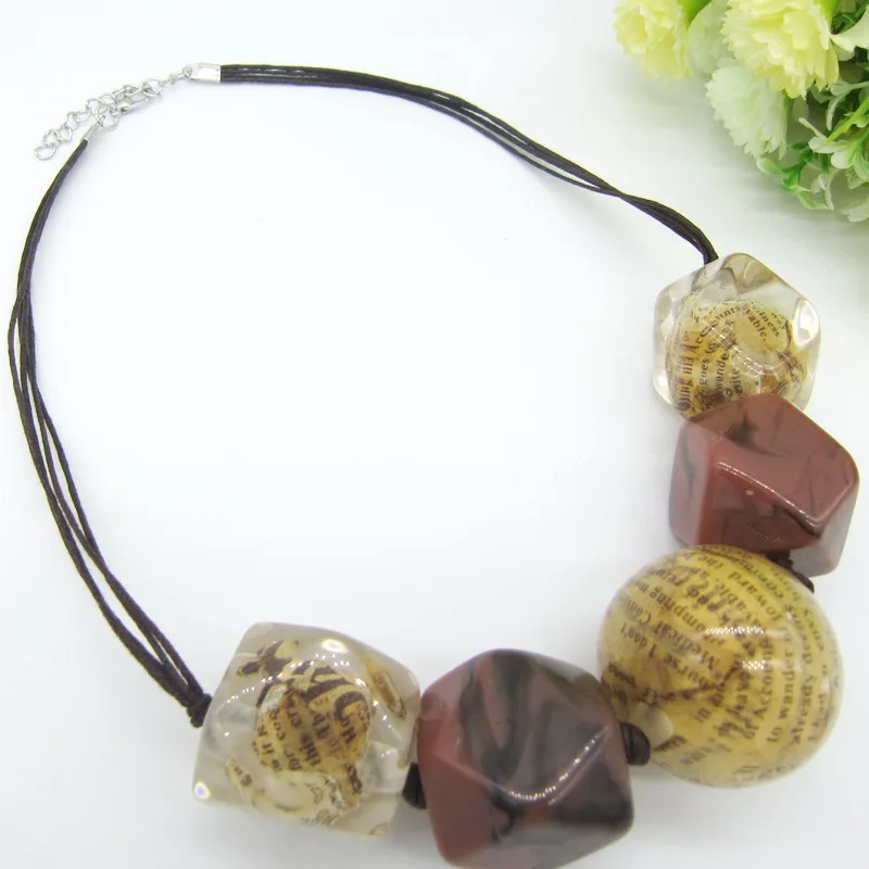 

Exaggerated Design Large Irregular Resin Beaded Fashionable Women`s Short Necklace