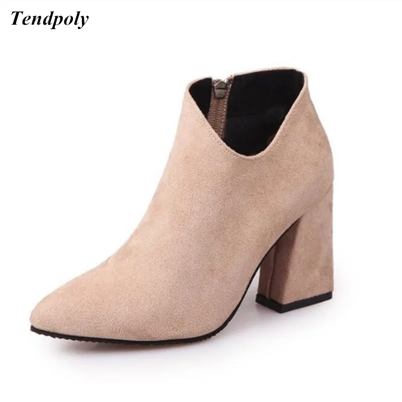 

Autumn winter new casual fashion Women's shoes warm thick pointed pointed hot boots explode paragraph wild with Martin boots