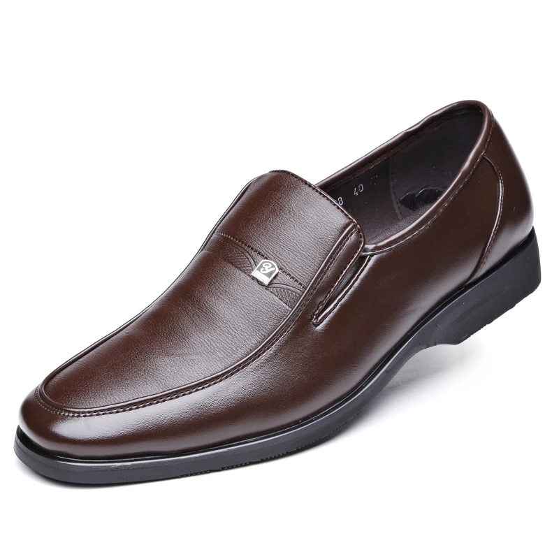 Кожаная мужская деловая обувь в сдержанном стиле; черные туфли с острым носком; дышащие классические свадебные туфли; мужская модельная обувь; размеры 38-45