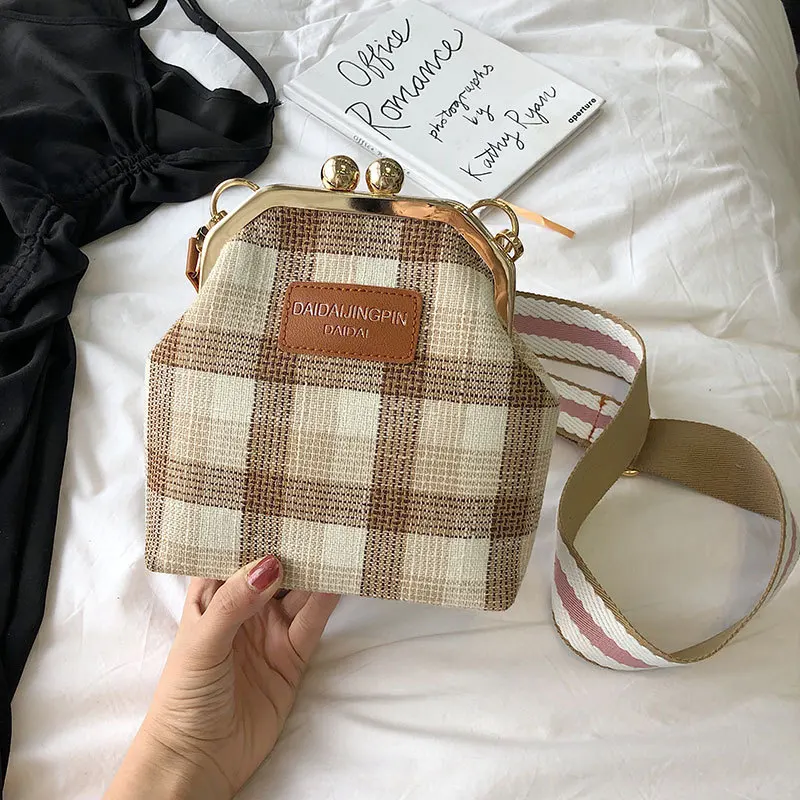 

Casual Woolen Shell Clip Bags Wide Shoulder Strap Shoulder Crossbody Bags Lattice Ladies HandBags Clutch Purse Messenger Bag