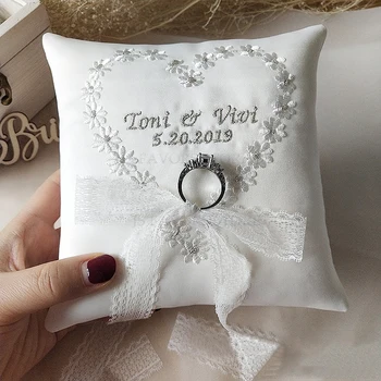 

Free shipping1pcs custom embroidered name and date ribbon engagement wedding decoration marriage proposal good idea ring pillow