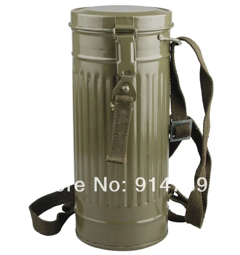 

WWII GERMAN GAS MASK CANISTER CONTAINER AND STRAP -31378