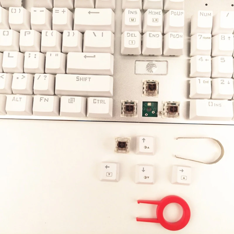 Игровая клавиатура с RGB подсветкой и защитой от фиктивных нажатий 104