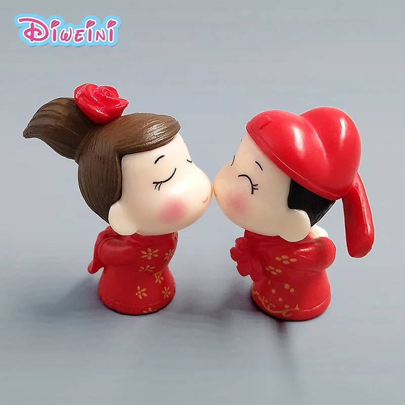 tiny bride and groom figurines
