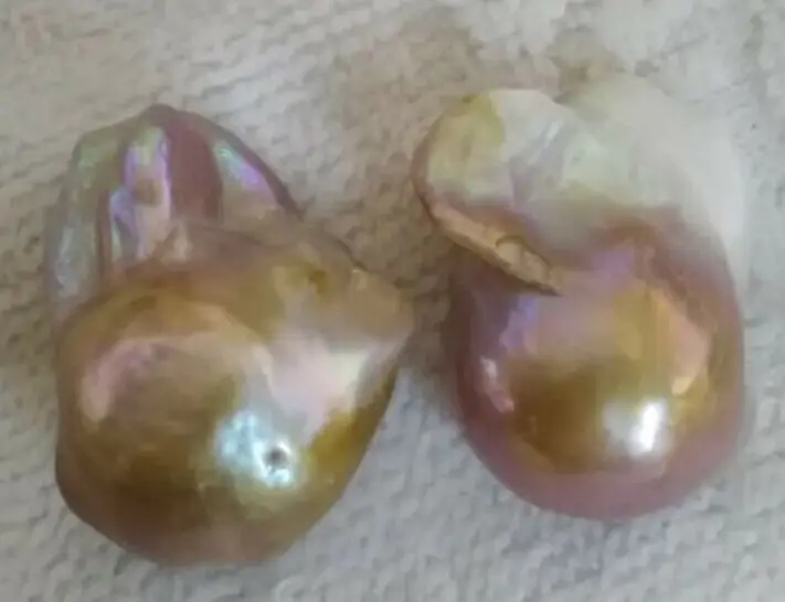 

a pair of 25mm natural south sea gold pink purple pearl earrings 14