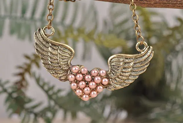 

New Arrival Hot Selling Heart-Shaped Wings Beads Necklace N22