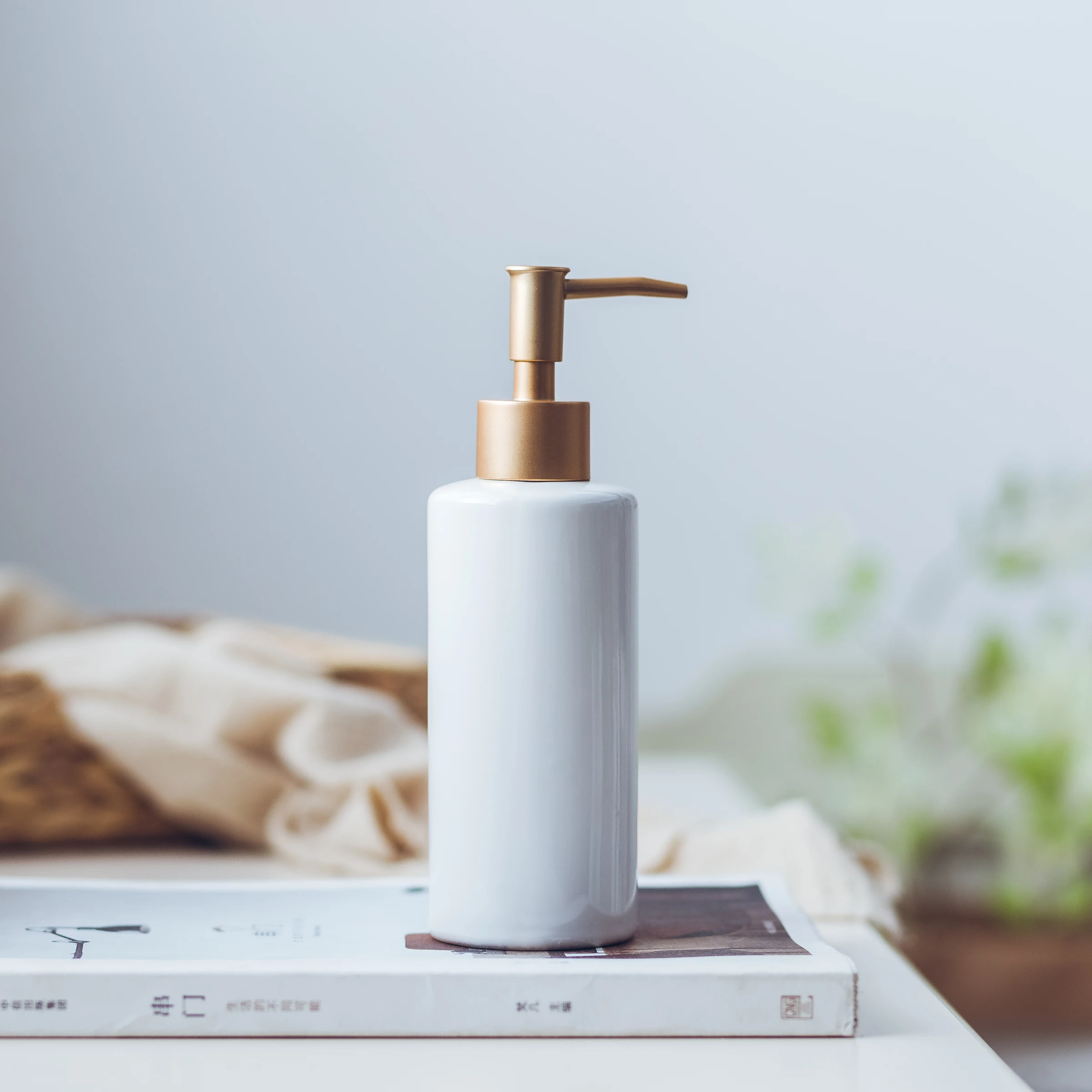 bathroom accessories storage shower accessories soap holder set male chastity device catheter Ceramic hand soap bottle bathroom accessories storage shower accessories soap holder set male chastity device catheter Ceramic hand soap bottle