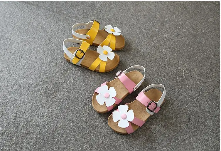 Детская обувь летние модные симпатичные молодые Детская обувь детские сандалии мода девушки цветка Девочка сандалии