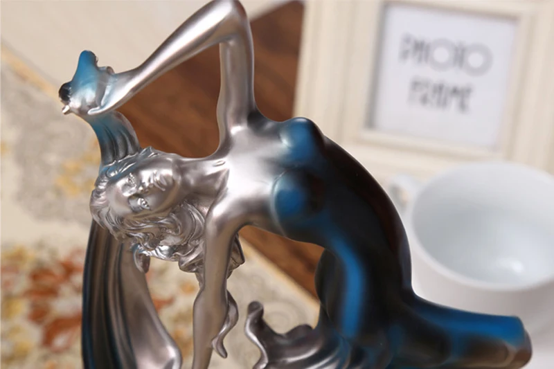 Vintage Resin Dancing girl Ornament Figurines Miniatures Person Statues For Home Hotel KTV office Background Wedding Decoration6
