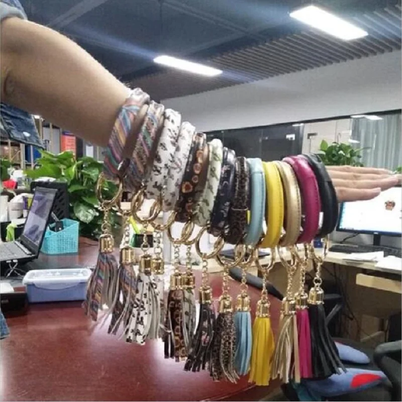

Wholesale Sunflower Tassel Bracelet Key Fob Keychain Clip With Tassel Leopard Cactus Bracelet Bag Charm Gift DOM1031254