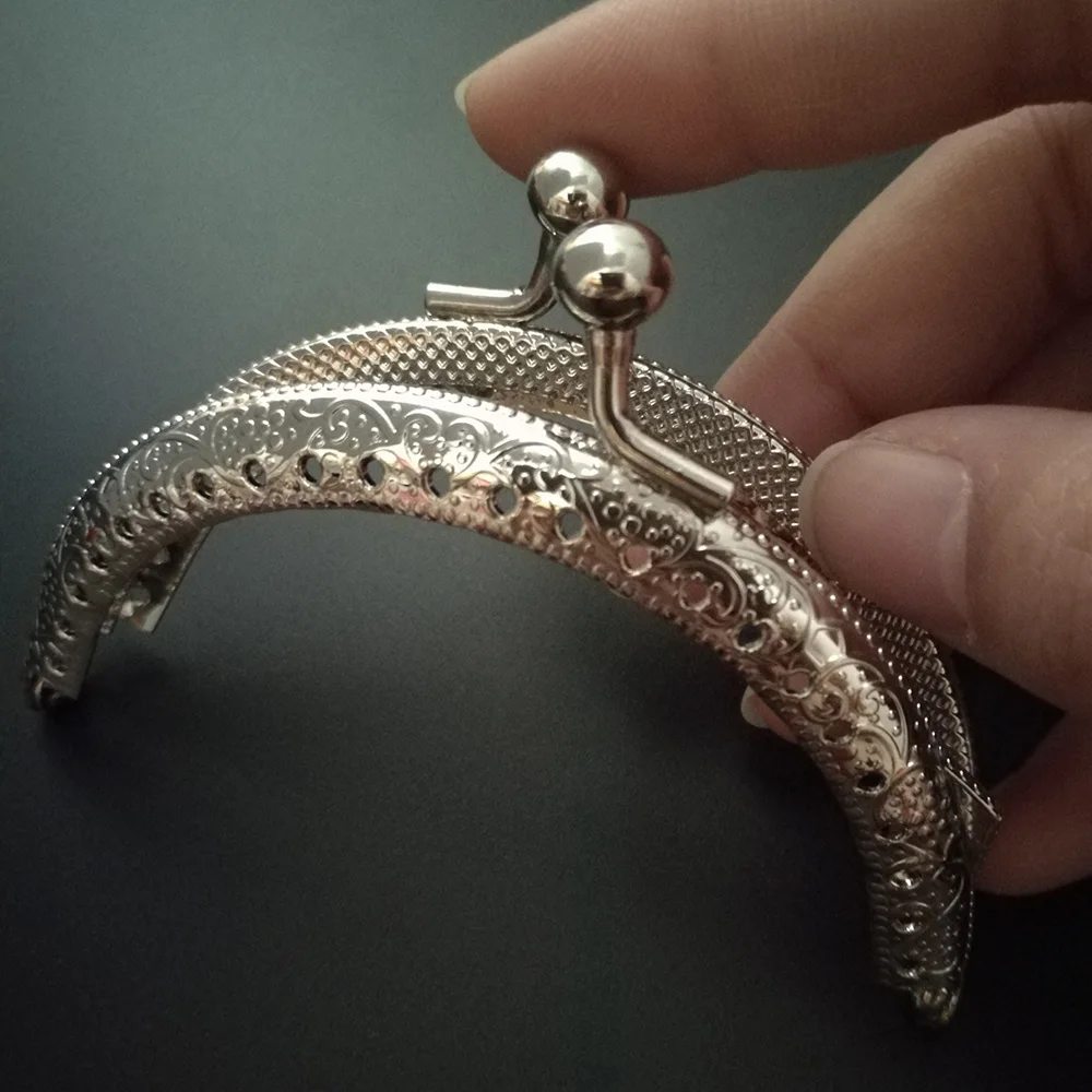 

Metal Purse Frame 8.5cm/5pcs Gold Silver Handmade Fabric DIY The Mouth Gold Package Coin Purs Kiss Clasp Lock