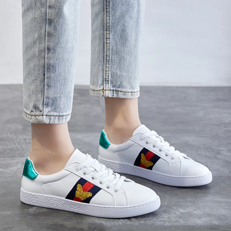 

Little White Shoes Female Autumn Flat Bottom Canvas Shoes Leisure Board Shoes Little Bee Female Shoes