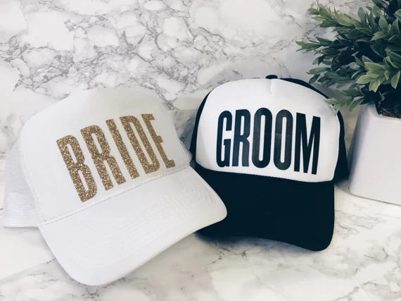 カスタム花嫁と新郎ウェディング新婚ハネムーン帽子花嫁介添人メッシュトラック運転手のスナップバックトラック運転手キャップパーティーの好意の装飾 Bride And Groom Bride And Groom Weddingparty Favors Aliexpress カスタム花嫁と新郎ウェディング新婚ハネムーン帽子花嫁介添人メッシュトラック運転手のスナップバックトラック運転手キャップパーティーの好意の装飾 Bride And Groom Bride And Groom Weddingparty Favors Aliexpress