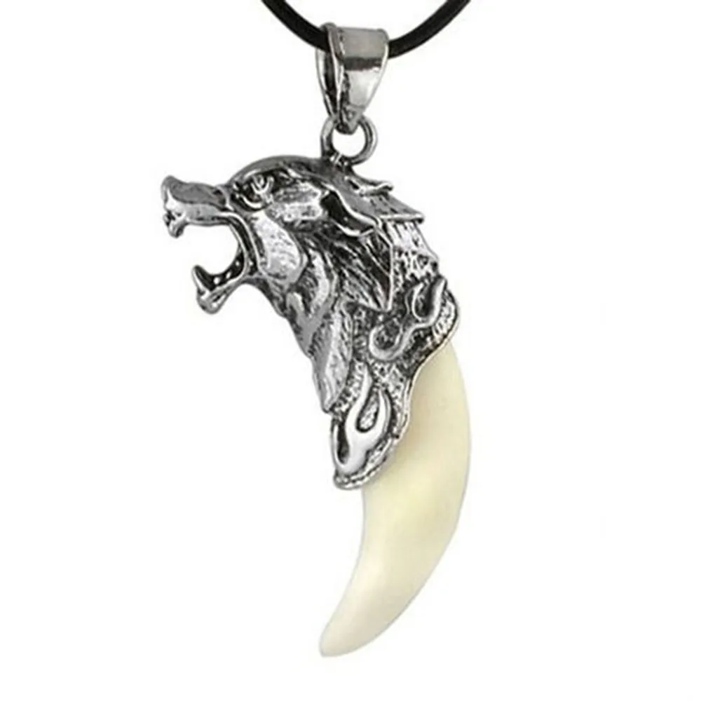 

New Man Wolf Tooth Necklace Titanium Steel Domineering Pendant Jewelry Fangtooth Amulet Pendant Necklace