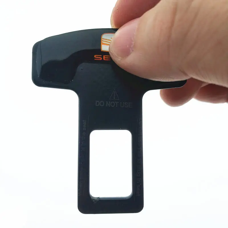 

2pcs/lot quality zinc alloy car seat belt clip safety belt plug for Seat ibiza 6j 6l fr Ateca Altea xl leon 2 car accessories