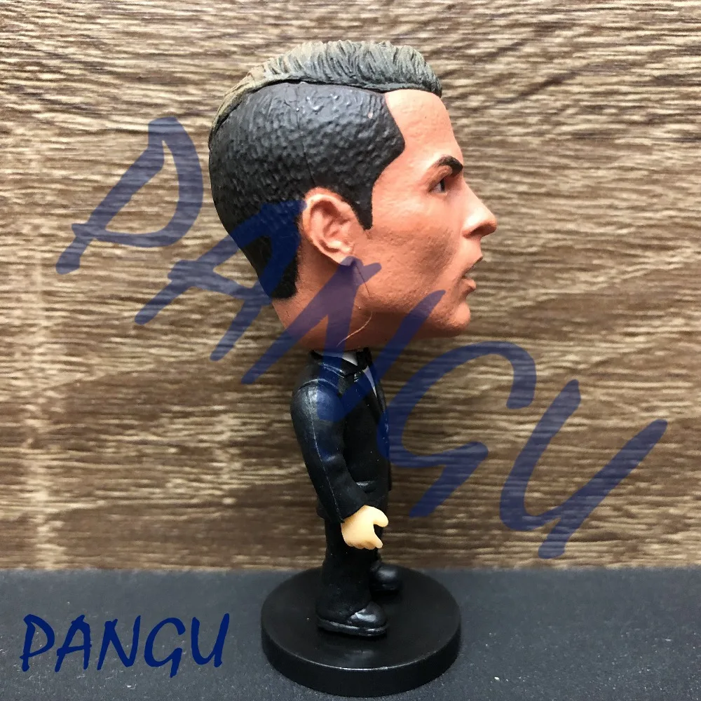 Soccerwe dolls football stars RONALDO#SUIT Movable joints resin model toy action figure dolls collectible gift Soccerwe dolls football stars RONALDO#SUIT Movable joints resin model toy action figure dolls collectible gift