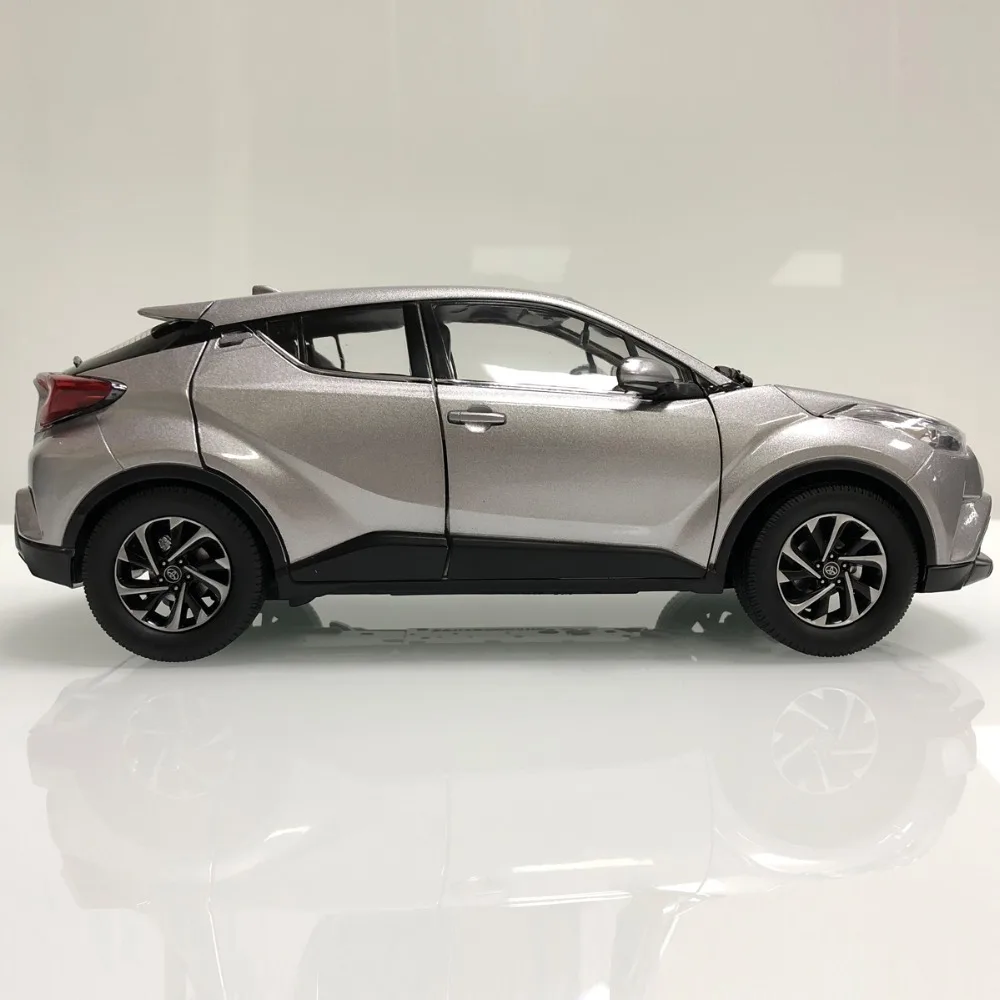 1:18 литая под давлением модель для Toyota IZOA C-HR серебряный сплав игрушечный автомобиль миниатюрная Коллекция подарков CHR C HR