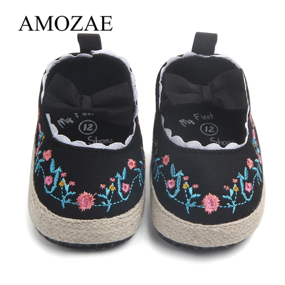 Детская обувь с цветочной вышивкой для новорожденных на мягкой нескользящей подошве детские туфли для принцессы обувь для малышей 0-18 месяцев