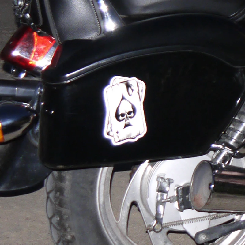 YJZT-7-7CMX13CM-SPADES-A-SKULL-Interesting-Reflective-Car-Stickers-Decals-C1-6041 (4)