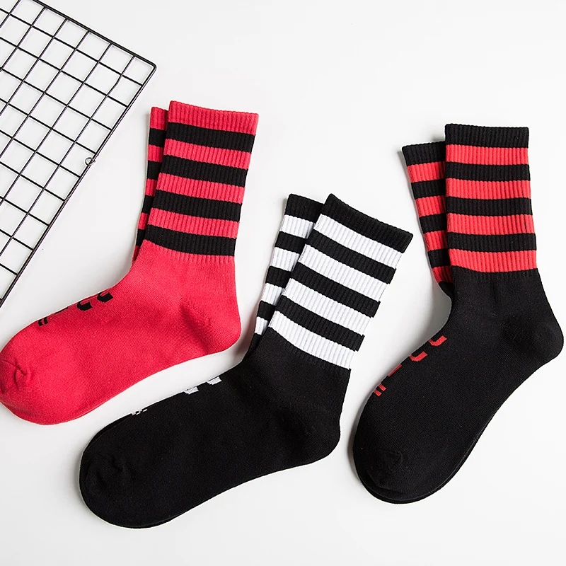 Мужские Новые Модные полосатые носки для женщин с надписями; популярные цветные носки в стиле хип-хоп для любителей скейтборда; хлопковые спортивные носки в стиле Харадзюку с четырьмя полосками
