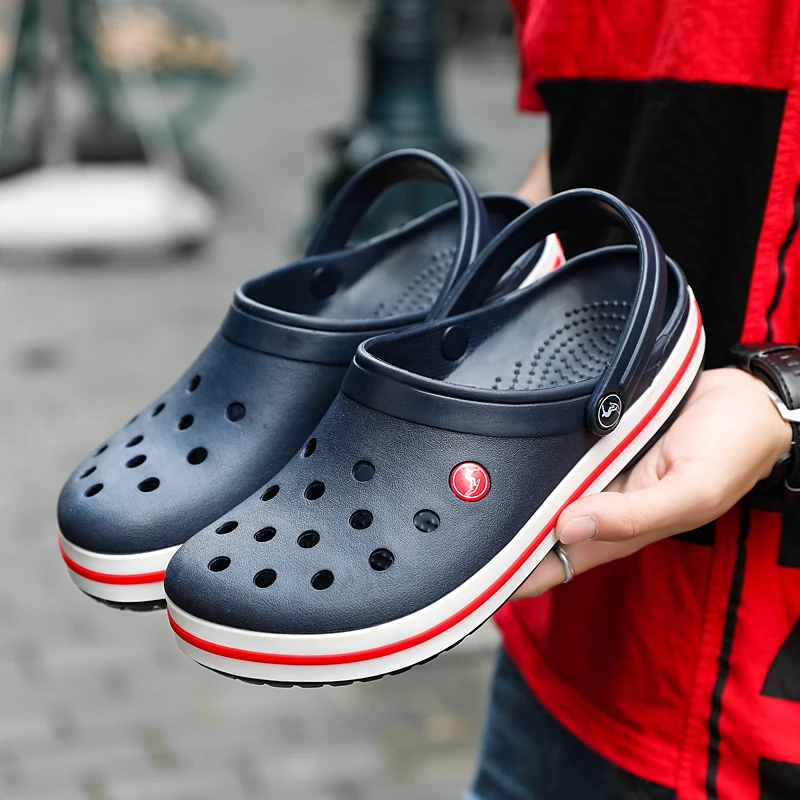 يسخم حذاء رجالي الذكور الصنادل Crocse أحذية الصيف Sandalias هومبر النعال Sandalet السدادات ساندليس جديد 2019 تمساح التعليم الجامعي حذاء رجالي