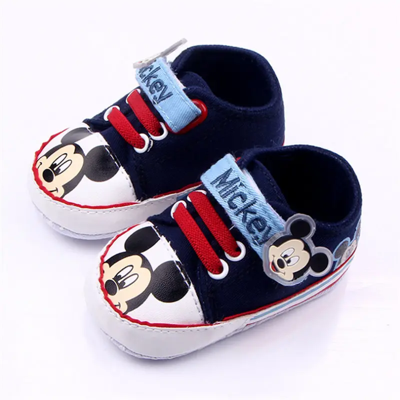 Baskets Disney pour bébés 0-18M | Chaussures pour bébés garçons et petits garçons, chaussures à la mode, design de dessin animé Mickey