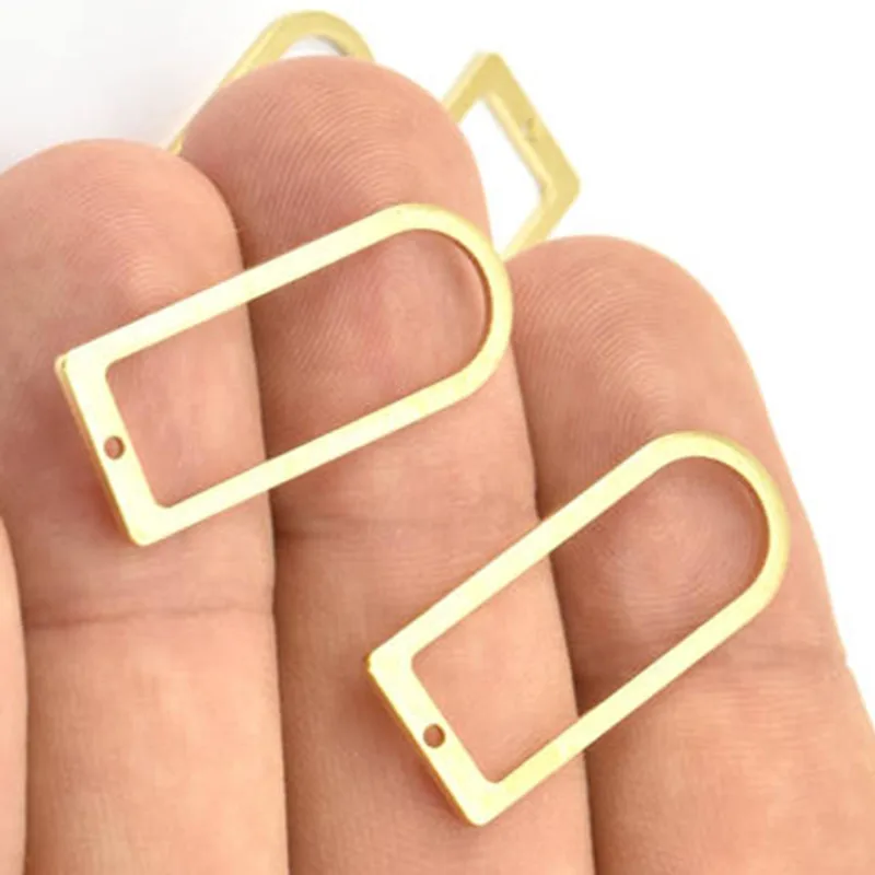 

12pc Raw Brass D Shape Connectors,Charms. Rings (30x13x1mm) BS1730