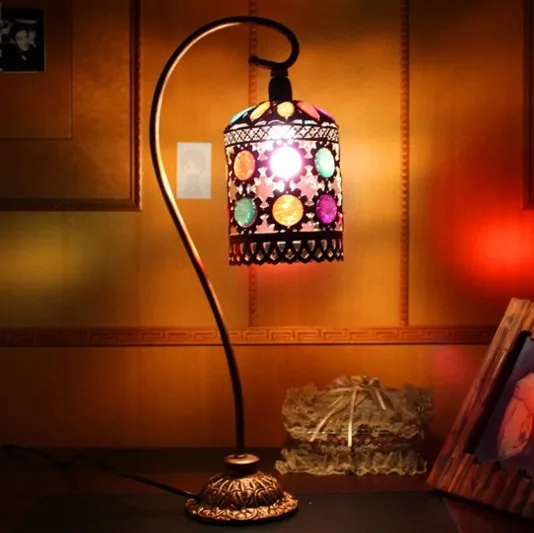European luxury table lamp bedroom bedside lamp dimmer princess wedding garden wedding gift table lamp warm bedroom bedside lamp european style garden lace wedding celebration cloth decoration gift new red lamp