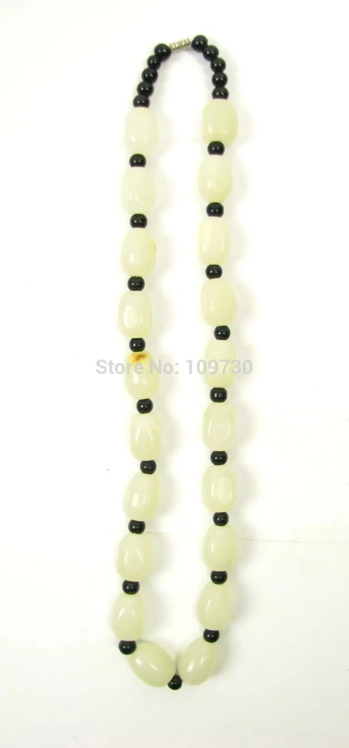 

Jewelr 003046 Rare Chinese white jade 20 bead necklace