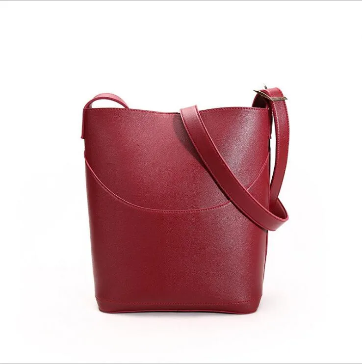 

2019 new hot women's European and American fashion shoulder bag multi-function portable Messenger bag