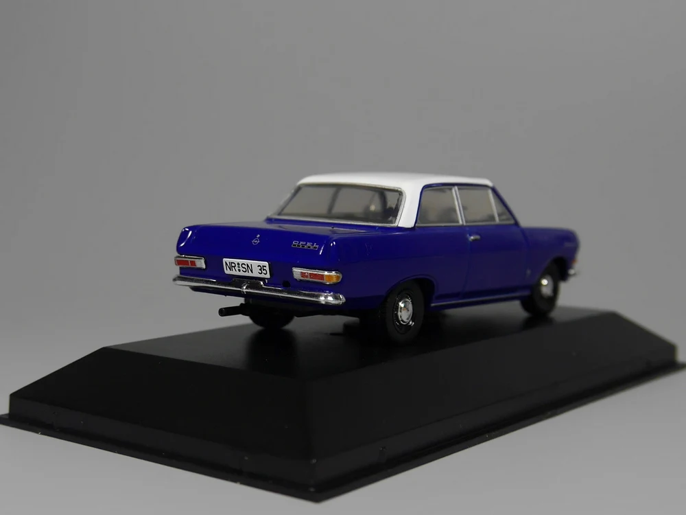 Авто ИНН-иксо 1:43 Opel Rekord A 1963-65 литая модель автомобиля