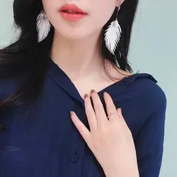 Корея ретро дикие женские серьги гвоздики ювелирные изделия кулон Модные простые листья перо Длинные жемчужные клипсы