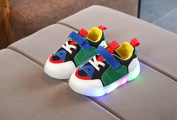 Светодиодный свет детская повседневная обувь для маленьких мальчиков и девочек светящиеся кроссовки модные детские спортивные кроссовки для бега от 1 до 5 лет - Цвет: Зеленый