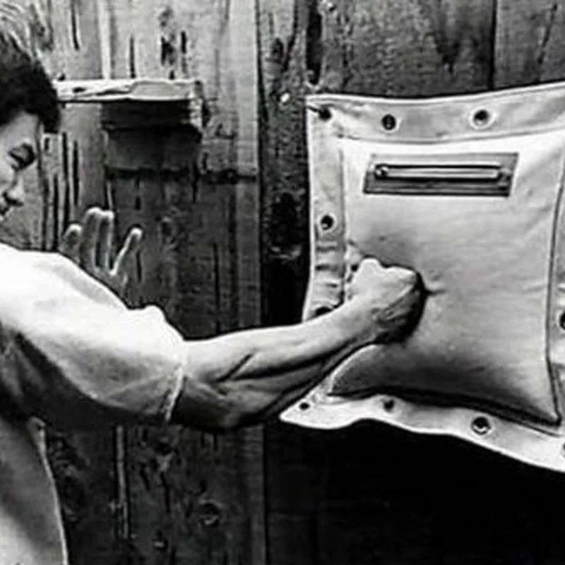 Брюс Ли Wing Chun человек 1 секция и 3-х секций боксерская груша и боевым искусством Кунг-бокс настенный сумка мешок с песком для фотостудии видео фото