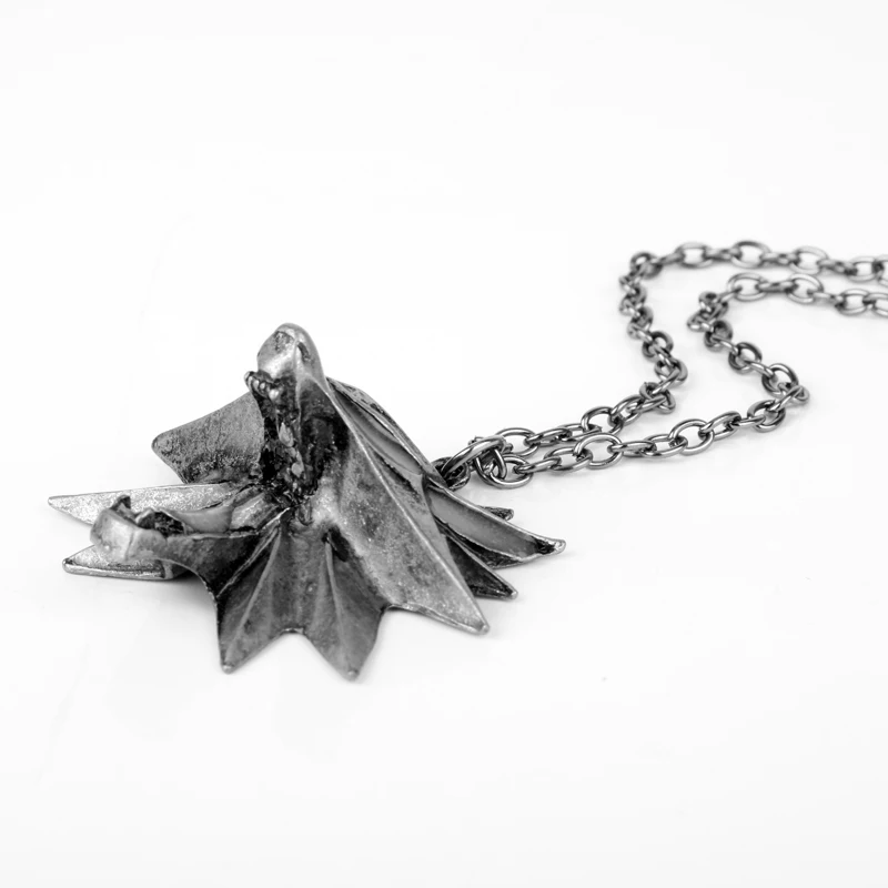 dongsheng Men's Necklace The Witcher 3 Wild Hunt Necklace Luminous Wolf Head Pendant Necklace Link Chain GLOW in the DARK Night dongsheng Men's Necklace The Witcher 3 Wild Hunt Necklace Luminous Wolf Head Pendant Necklace Link Chain GLOW in the DARK Night