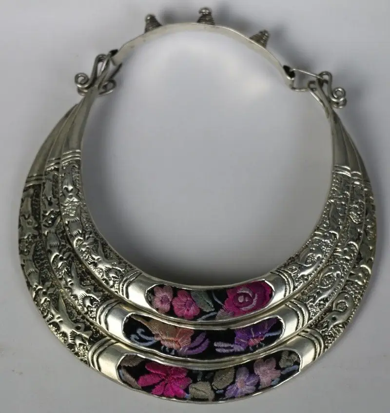 

Wholesale cheap Tribal chinese minority people's old hand embroidery miao silver necklace / Free Shipping