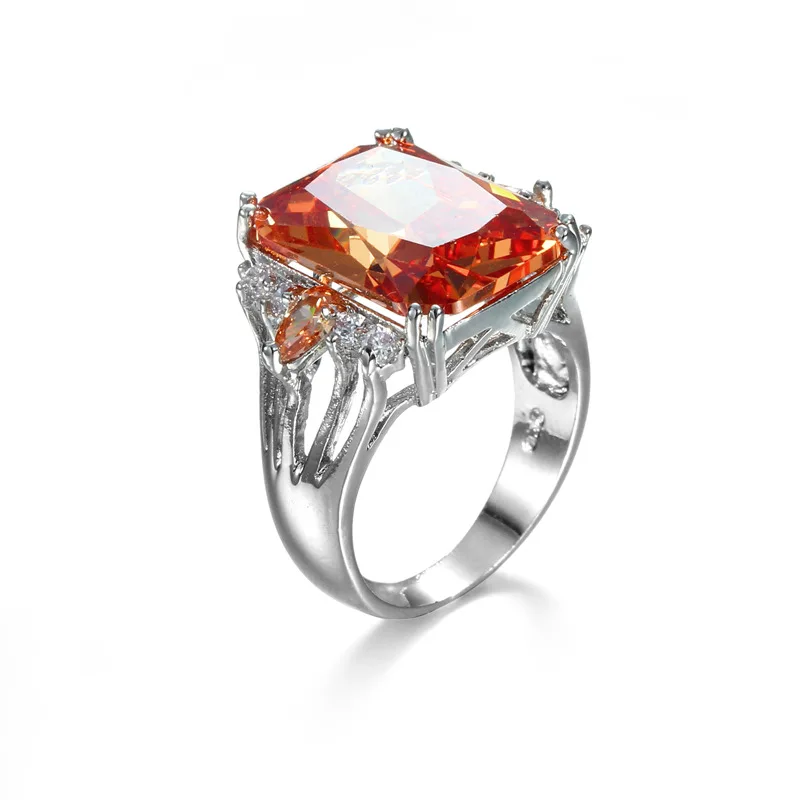 4484120448_1559436380