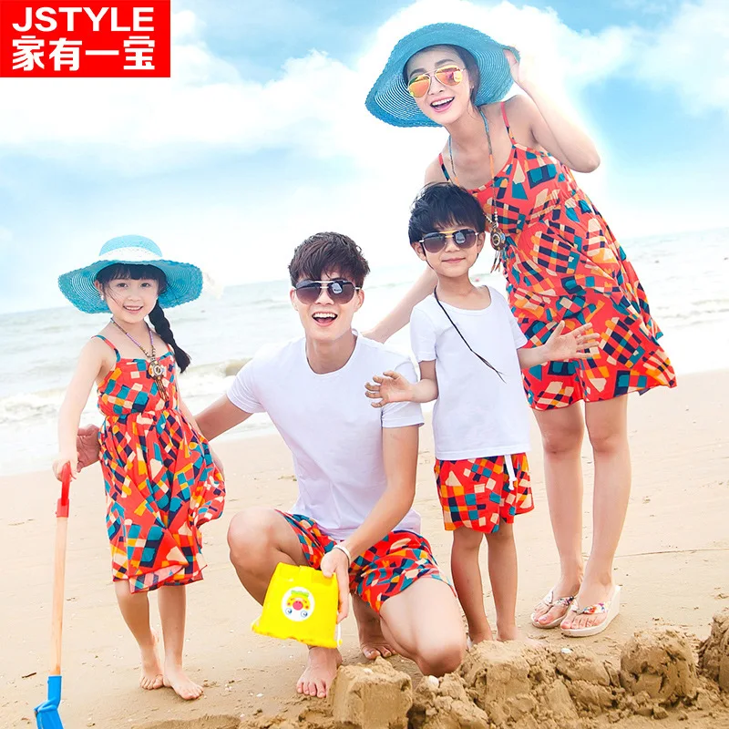 

Family Matching Clothes Outfits Summer Beach Mother Daughter Dresses Girls Bathing Suits Mother Father Daughter Son Shirts Baby