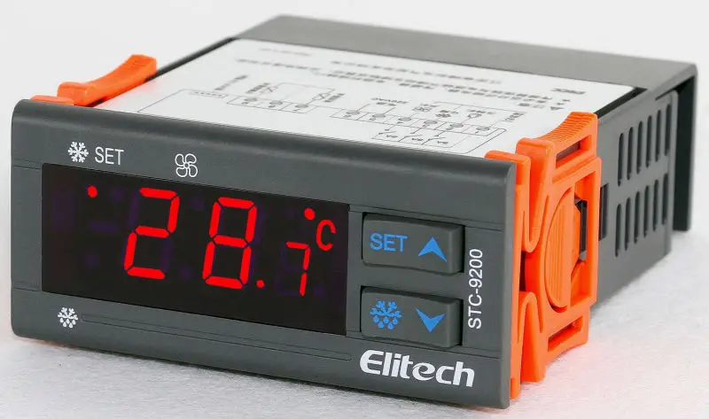 Пульт управления рефрижератором кариер. Контроллер для чиллера evk. Контроллер рефрижератора evco. Температурный контроллер aidmax. Контроллер холодильника evco.