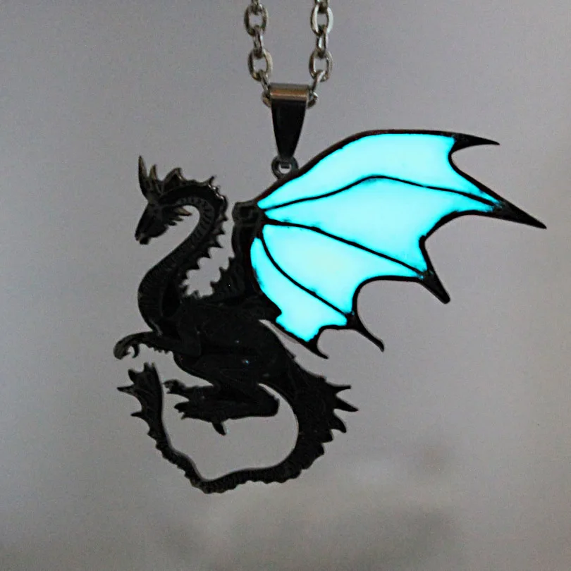 

2018 New dragon GLOW in the DARK Punk Luminous Dragon Pendants & Necklaces dragon amulet Sweater Chain Christmas Gift ancient