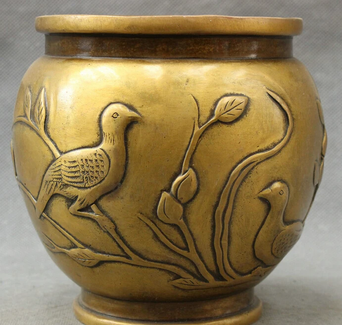 

JP S0114 Folk Chinese Bronze JiXiang Bird Fly Swallow Statue Shou Peach Jar Jug Tank B0403