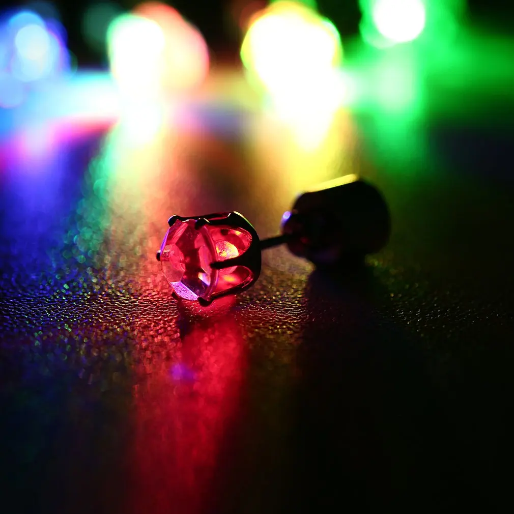 Очаровательная светодиодная серьга светящиеся яркие ночные серьги-гвоздики Trendcy Crown Светящиеся хрустальные серьги из нержавеющей стали для DJ dance party Bar