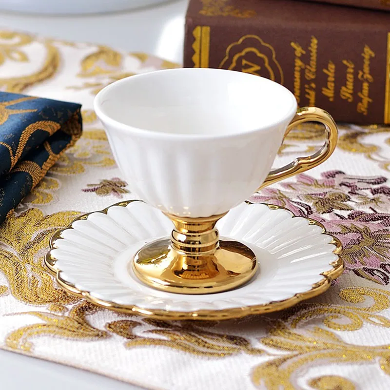 Чайная пара (кружка 180мл с блюдцем), стекло, флорин. Кофейная пара versace rosenthal medusa ikarus 180. Чашки кофейные с золотом. Чашка чая. Розенталь фарфор чашка.