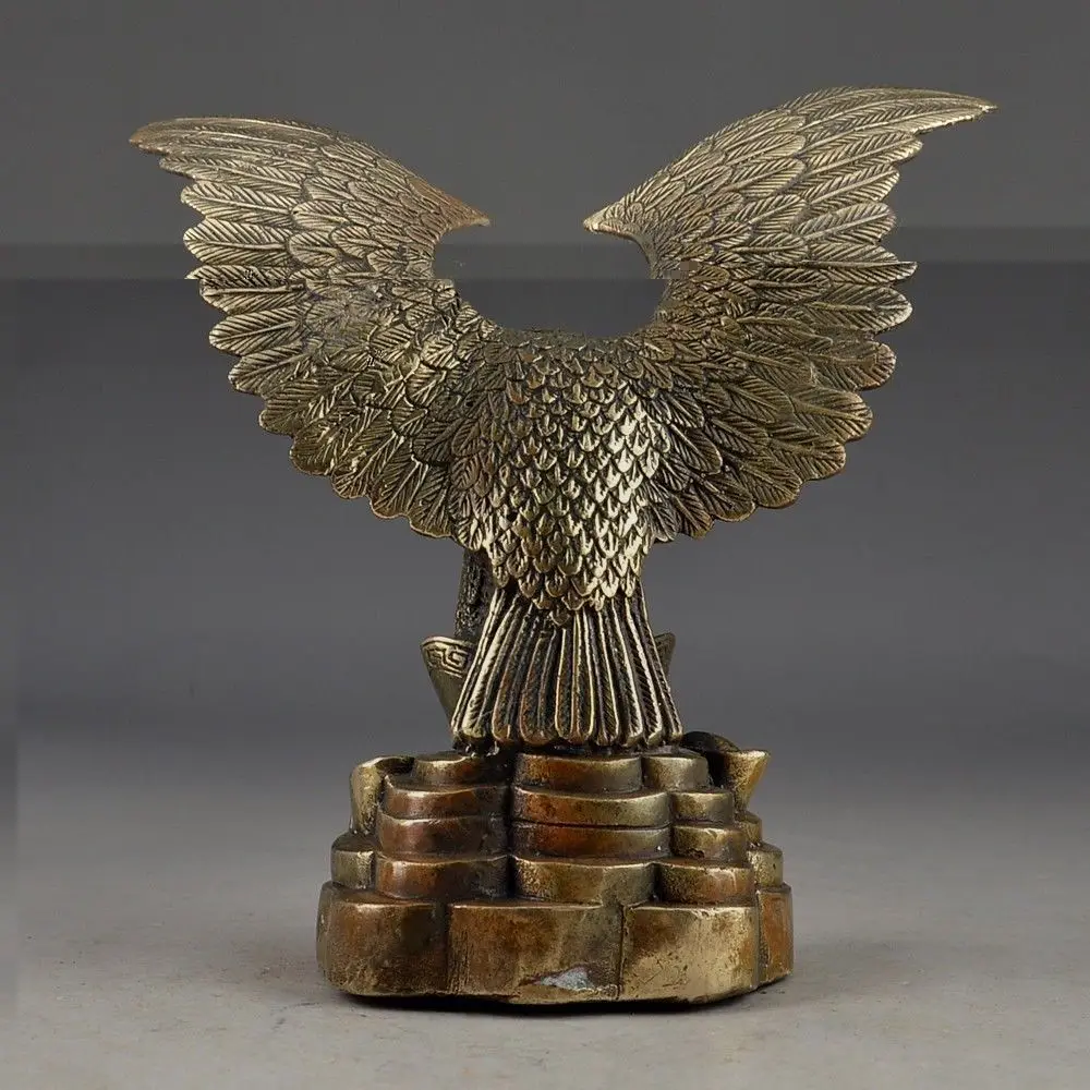 

old Chinese Vintage Brass Handwork Hammered Wealth Succeed Eagle StatueS Statue wholesale factory Arts outlets