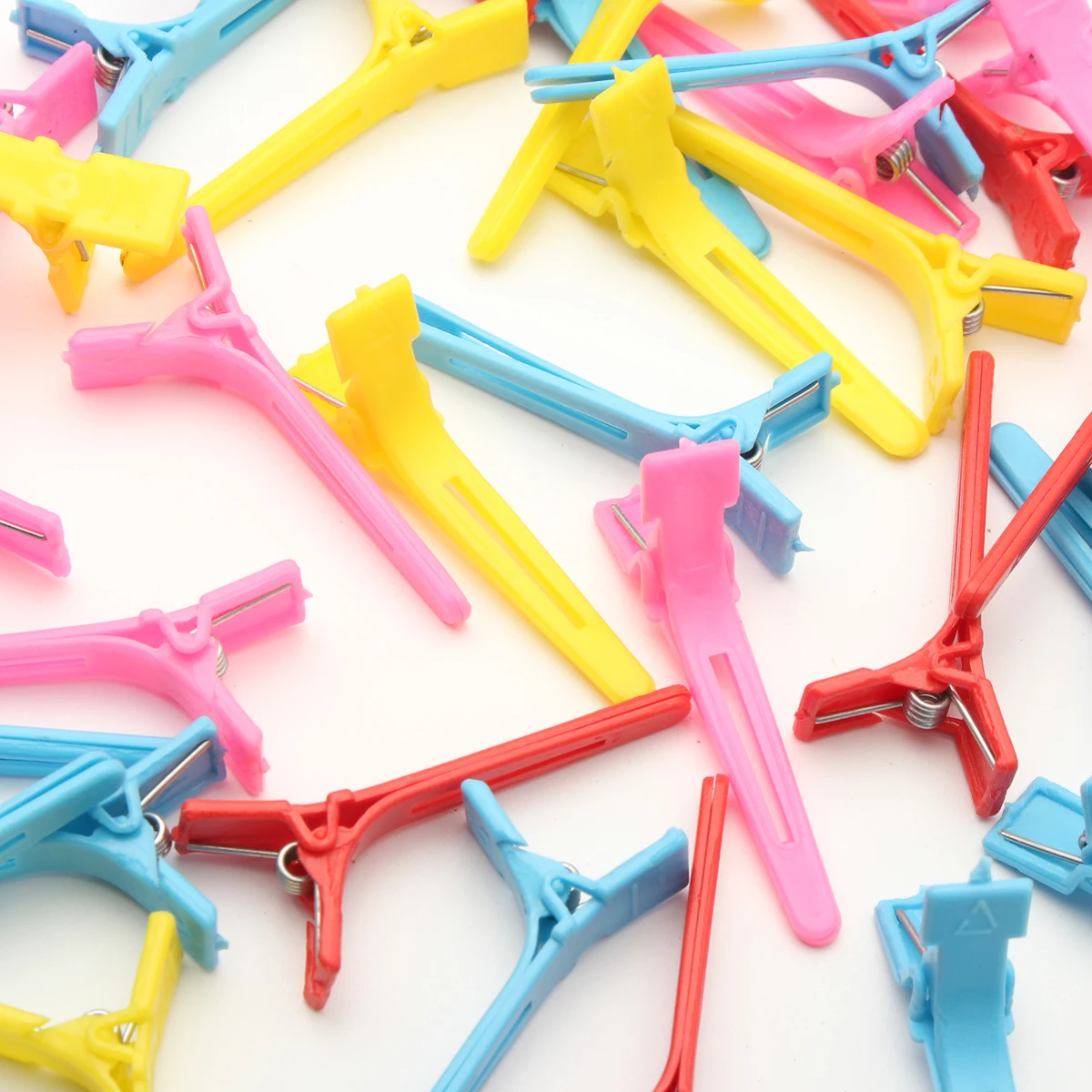 50 шт. Плоские Пластиковые Красочные DIY утконоса зажим для фиксации волос Парикмахерские секции зажимы для укладки волос