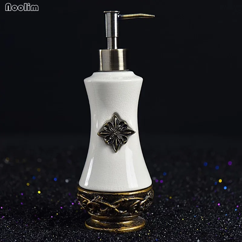 Silver-B Из европейской керамики ретро ручной работы лосьон Диспенсер ручная бутылка для антисептика мыло диспенсер бутылка геля для душа аксессуары для ванной комнаты - Цвет: Silver-B