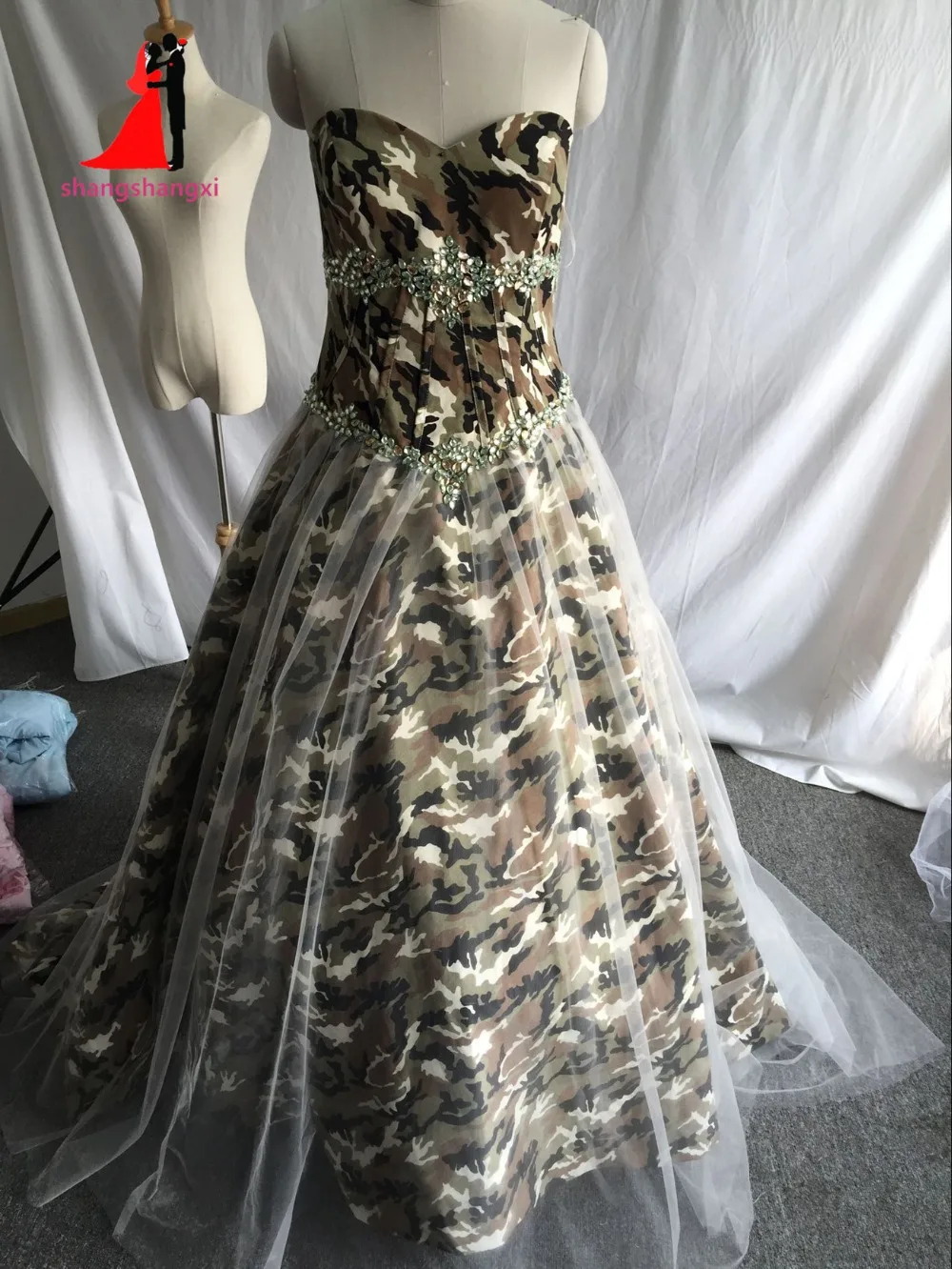 Stock Real Pictures Camouflage font b Wedding b font Dresses 2017 Sweetheart Camo Beads Long Prom