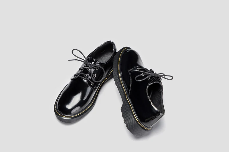Baimier/черные туфли-оксфорды из лакированной кожи для женщин; британский стиль; женские туфли на плоской подошве со шнуровкой; повседневные неглубокие мокасины; женская обувь на плоской подошве