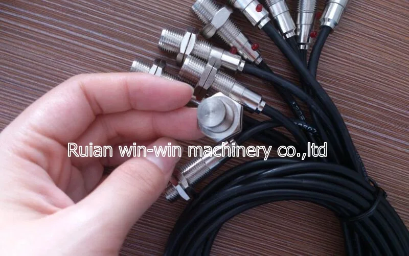1 proximity switch (2)8
