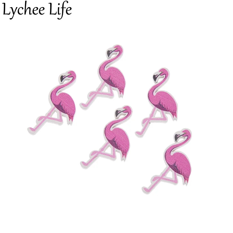 

Lychee Life 50pcs Flamingo Wooden Buttons Animal Shape Sewing Accessories Factory Home Wholesale Collection Gift Cute Sweet